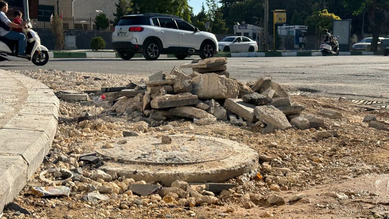 5 aydır bitmeyen çalışma vatandaşları canından bezdirdi