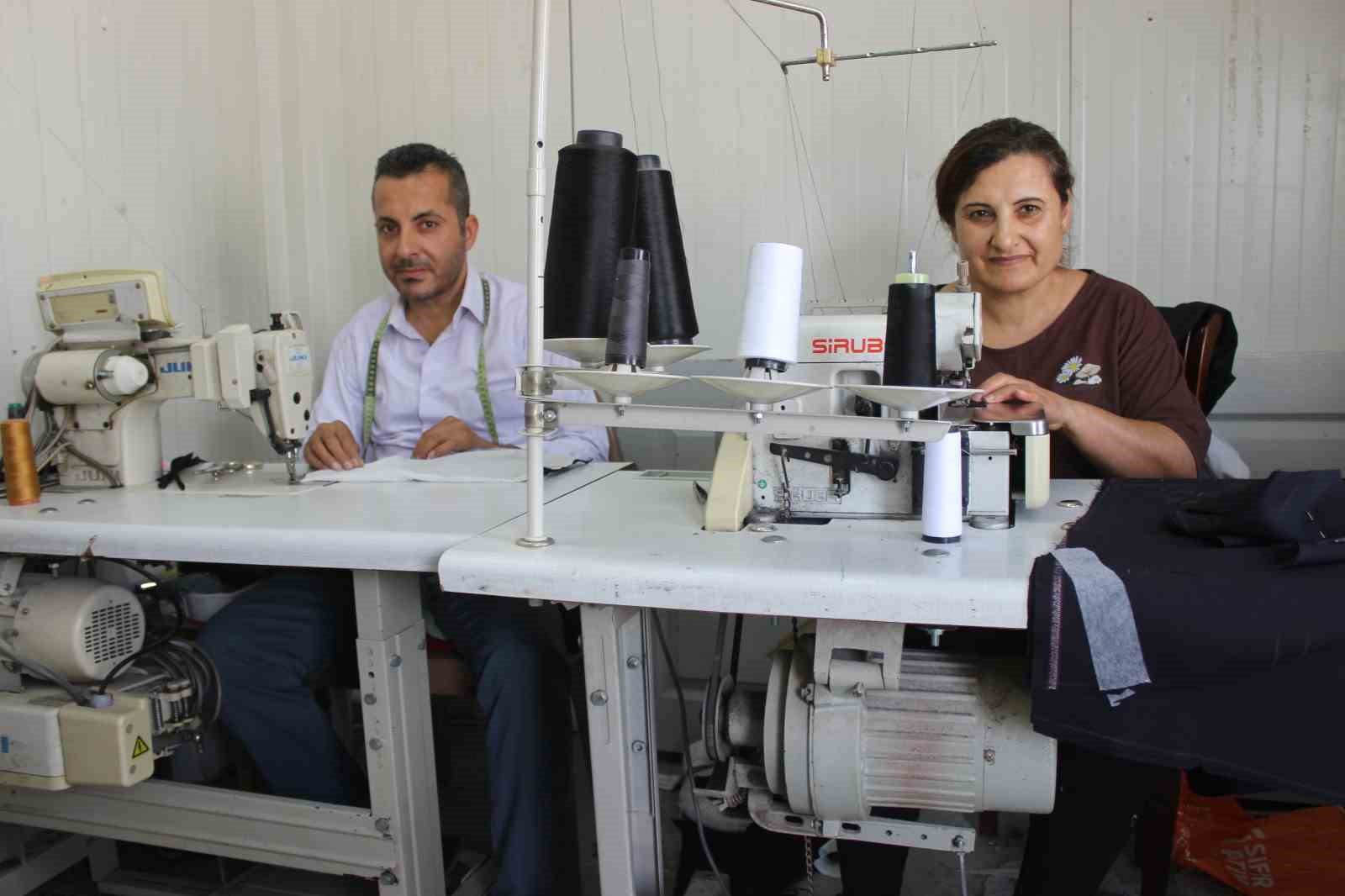 Deprem onları yıkamadı! İşlerini hala severek yapıyorlar