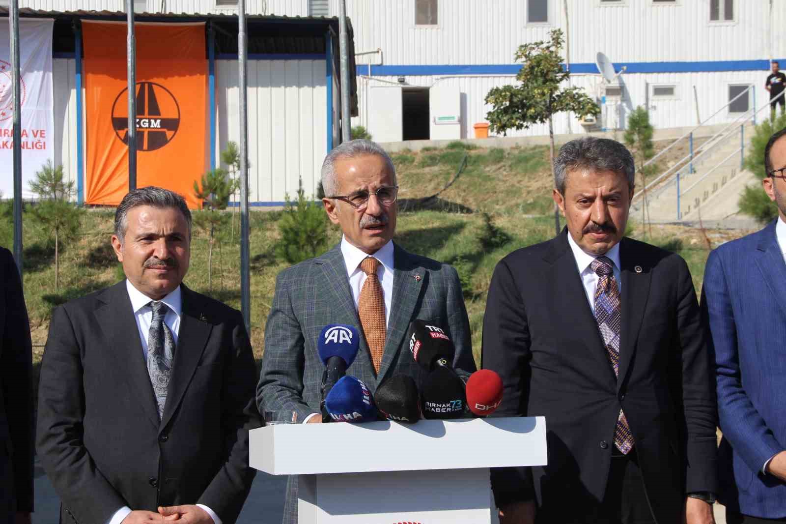 Bakan Uralaoğlu’ndan Şırnak-Van karayolu ile ilgili önemli açıklama