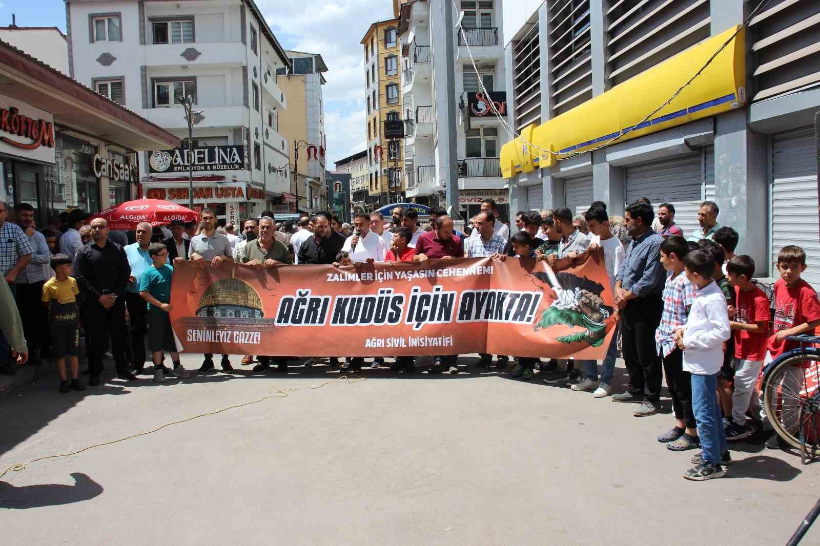 Netanyahu’nun ABD Kongresi’nde ayakta alkışlanmasına Ağrılılar tepki gösterdi