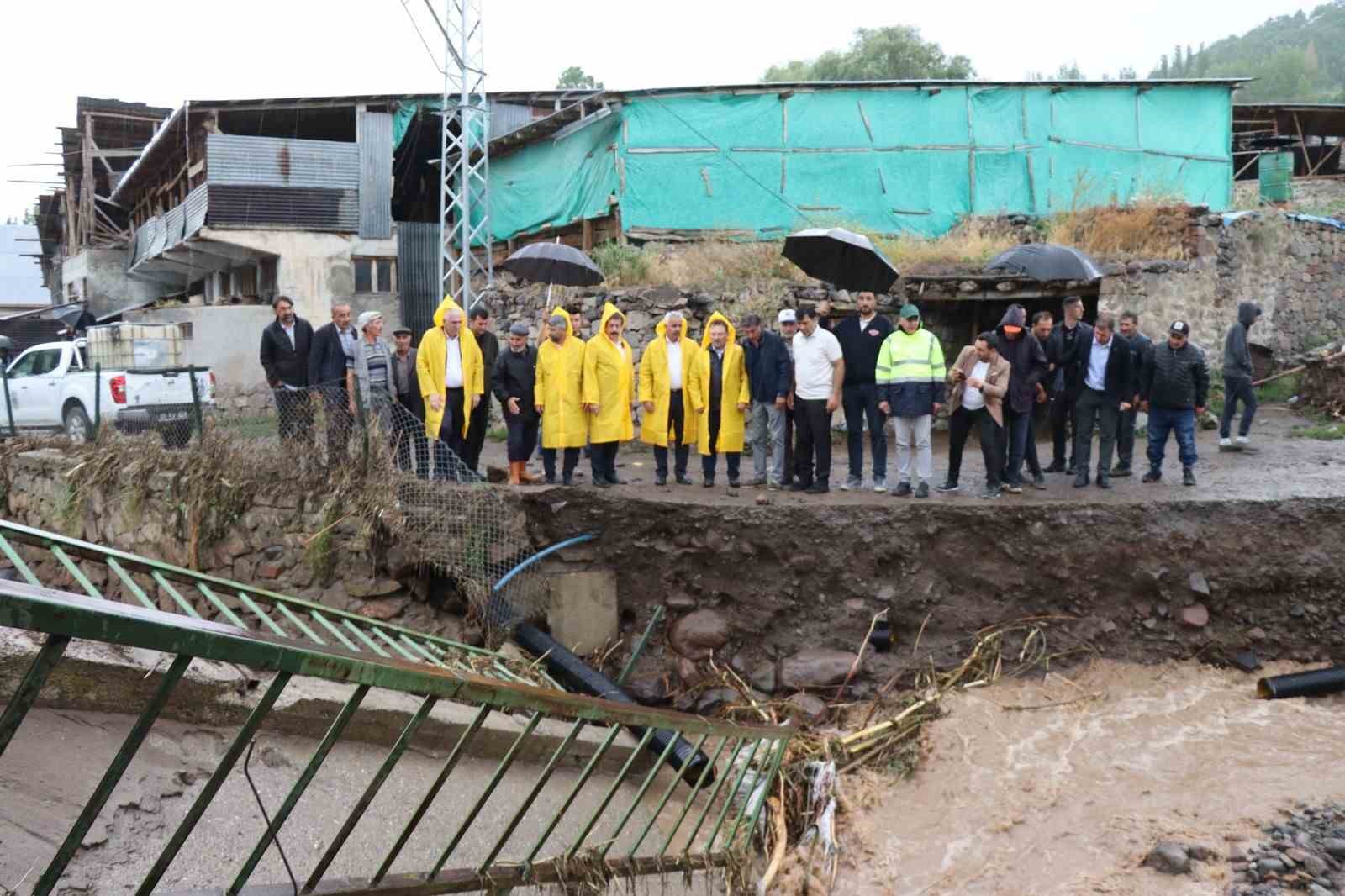 Oltu’da sel felaketinin acı izleri