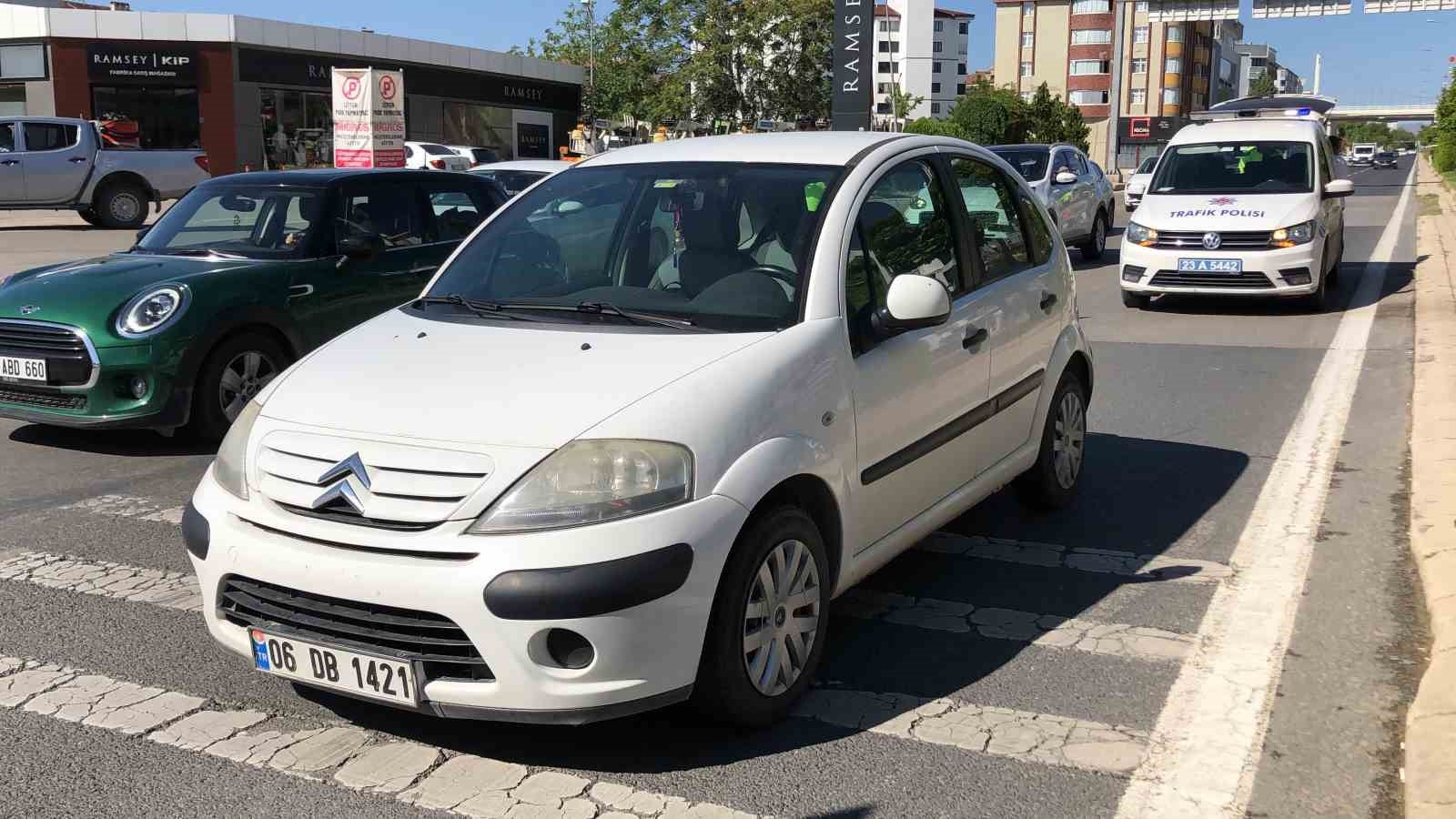 Otomobilin çarptığı yaya yaralandı