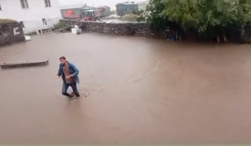 Kars’ta iki köyde sel