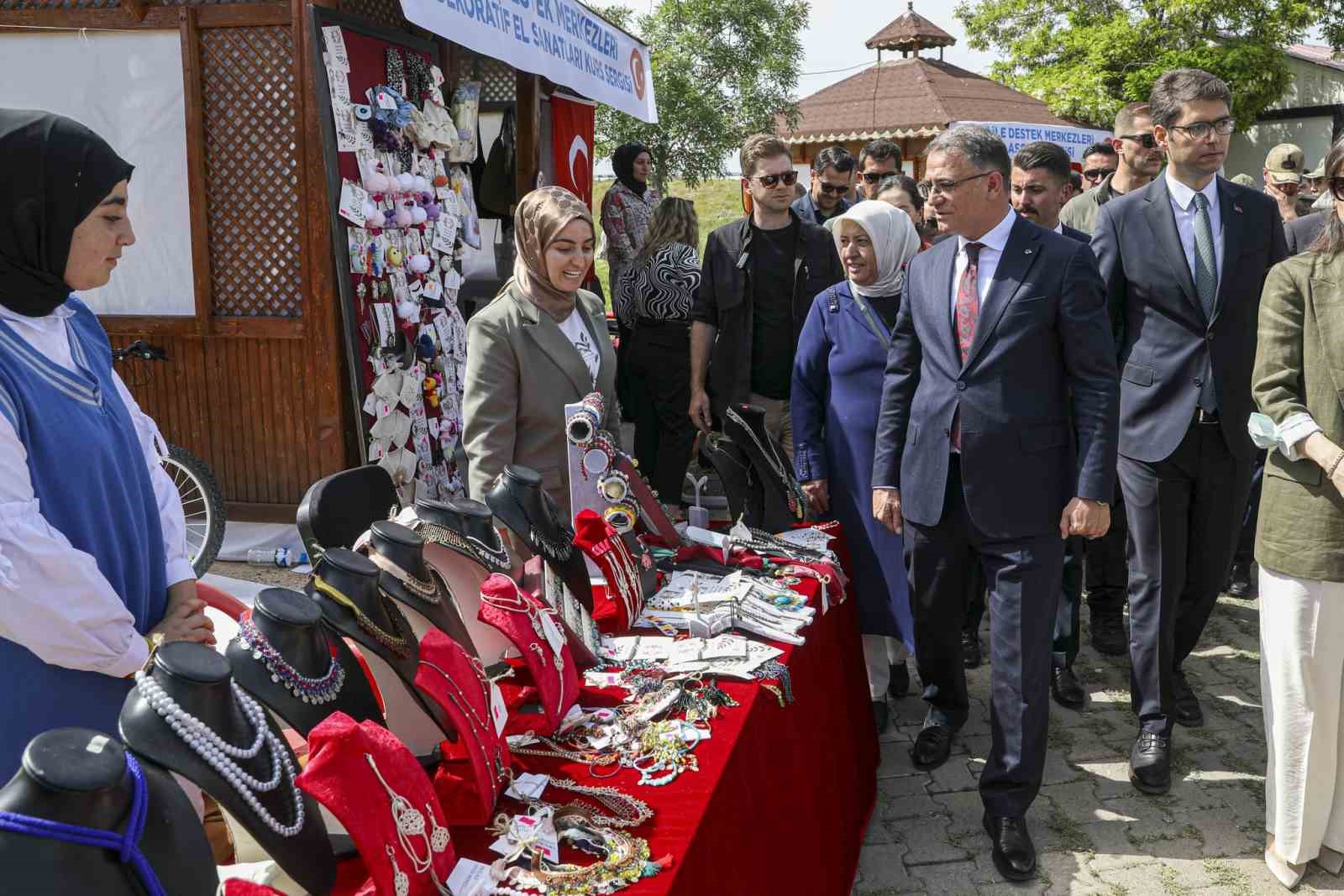 11’incisi düzenlenen ’İnci Kefali Göçü Kültür ve Sanat Festivali’ yoğun ilgi gördü