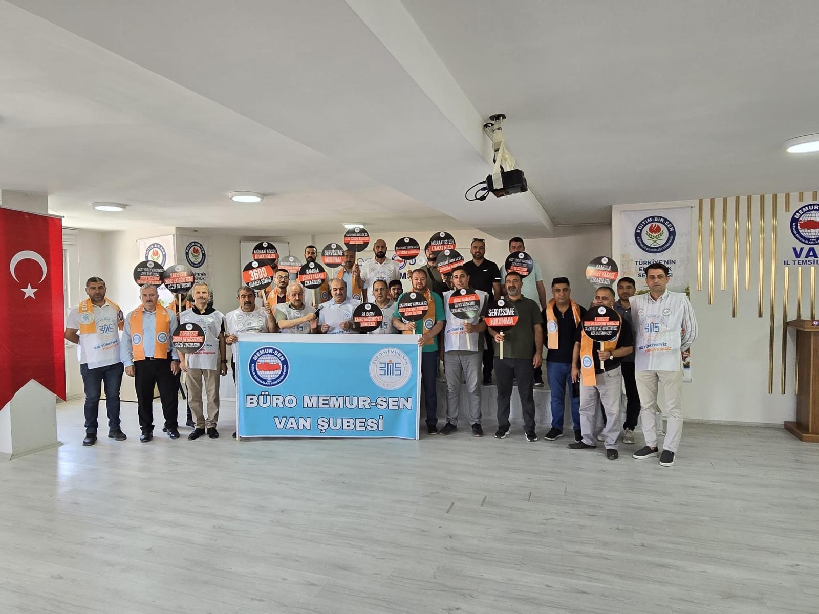 Büro Memur-Sen Van Şubesi: “Kamu görevlilerinin sorunları çözülsün”