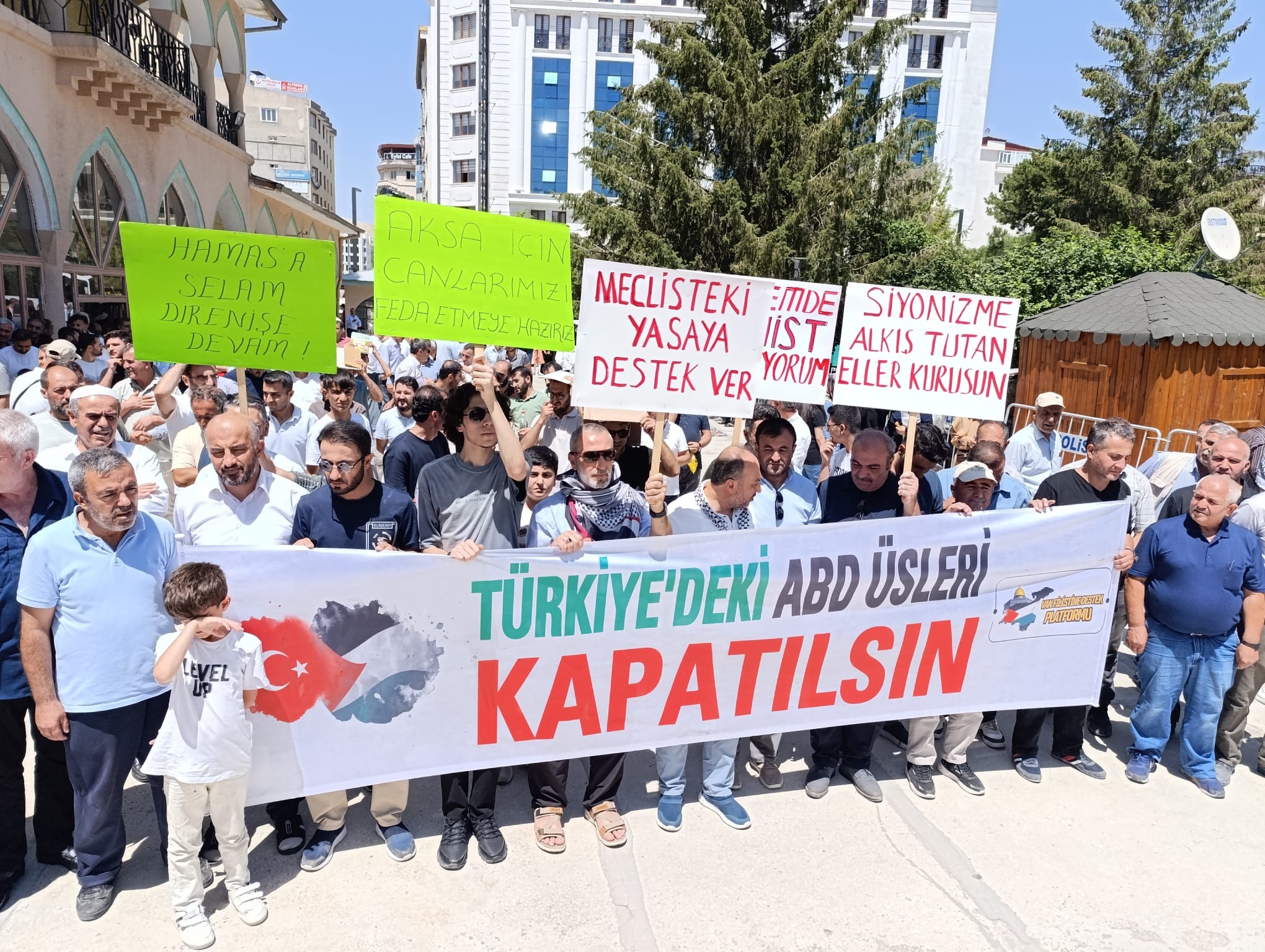 Gazze’de yaşanan vahşet ve soykırım Van’da unutturulmuyor!