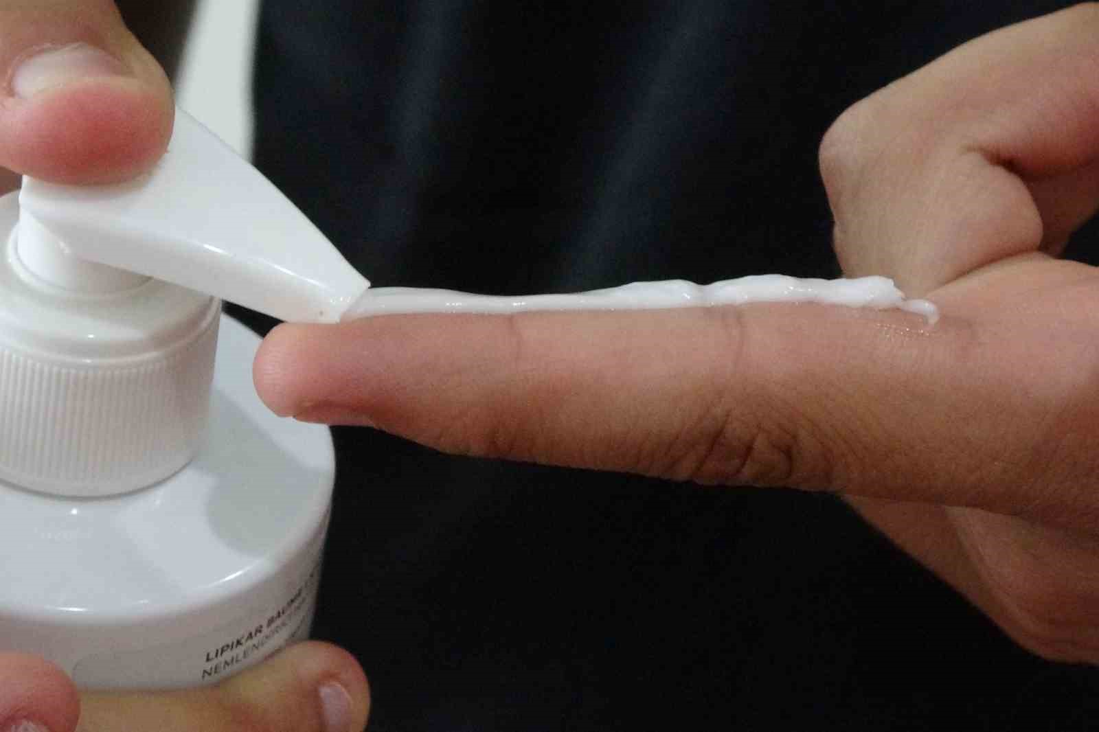 Güneşe maruz kalanlar dikkat: 3 saatte bir güneş kremi yenilenmeli