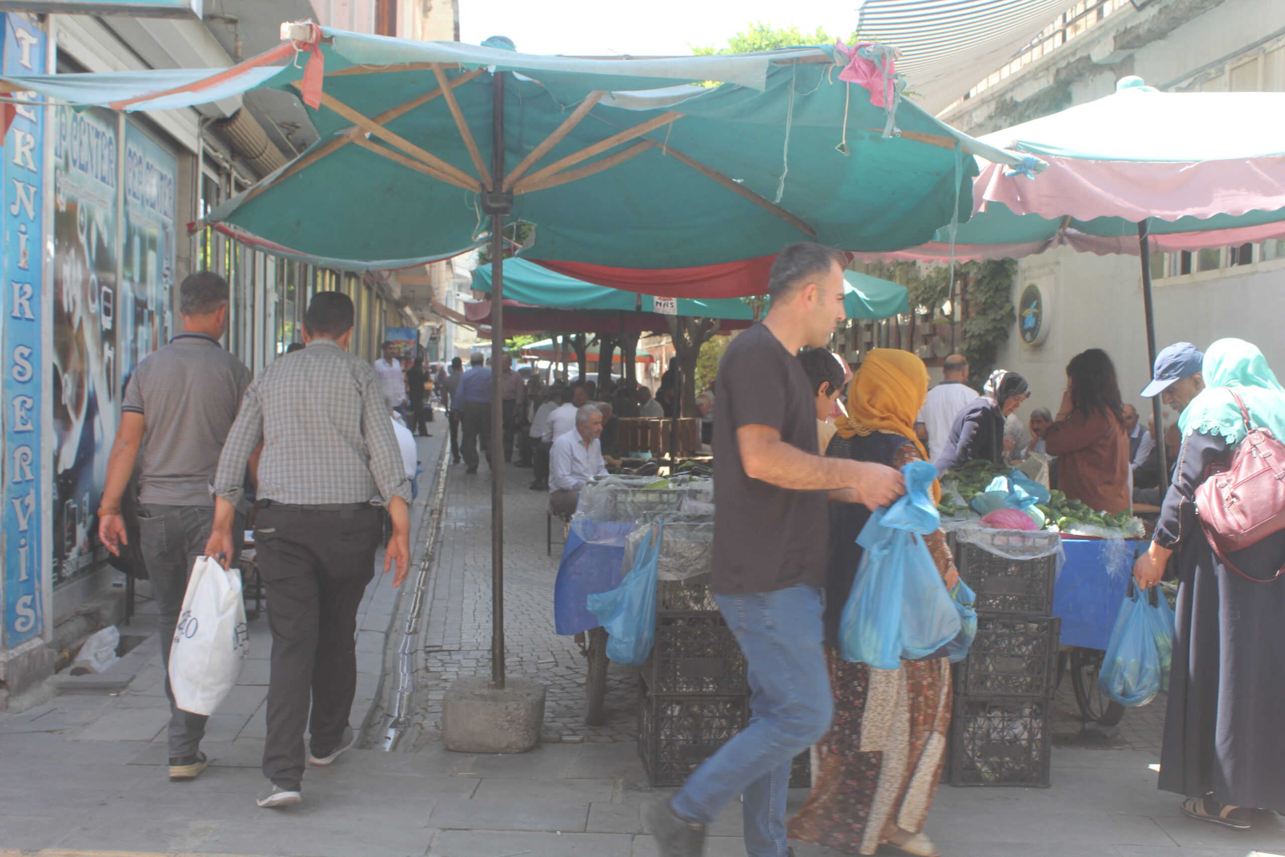 Van sokakları “Yolgeçen Hanı”na döndü