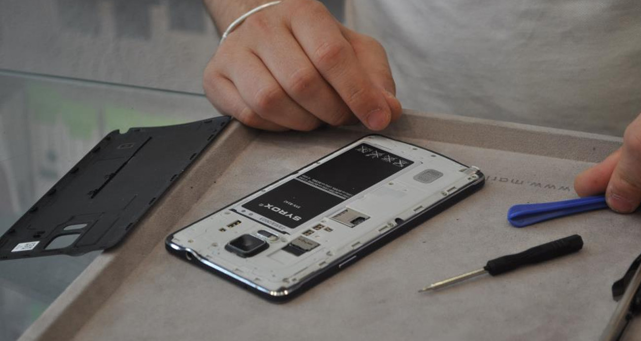 Sıcaklarda cep telefonu uzun süre şarjda bırakılmamalı