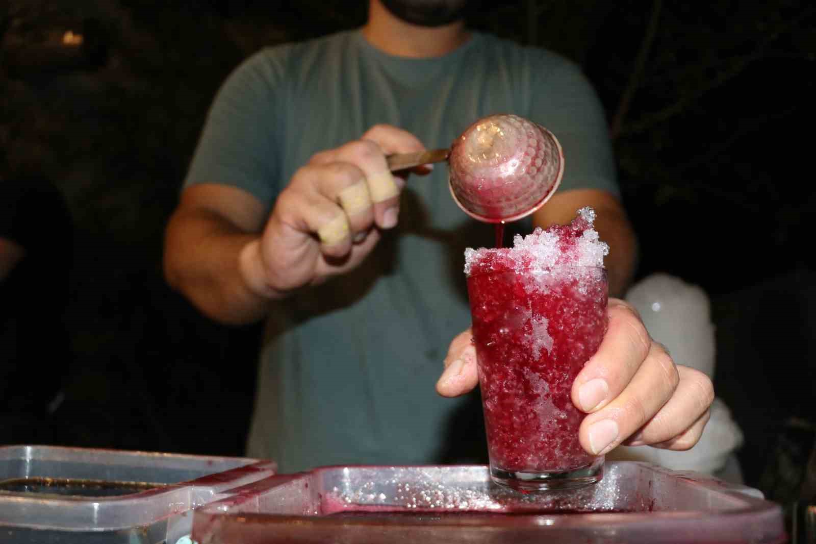 Sıcaktan bunalanlar bu mahalleye akın ediyor