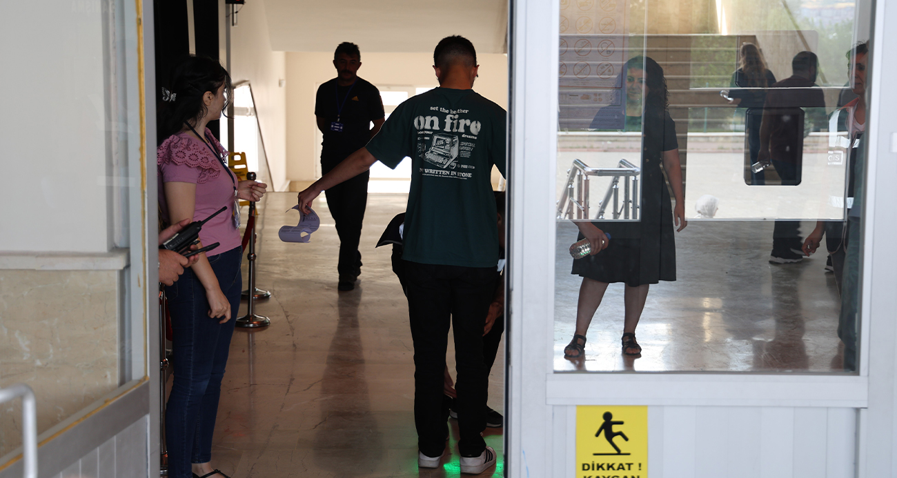 Türkiye’de bir ilk:  8 adaya özel YKS sınavı düzenlendi