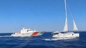 Uluslararası sularda yurt dışına kaçmaya çalışan 10 şüpheli yakalandı