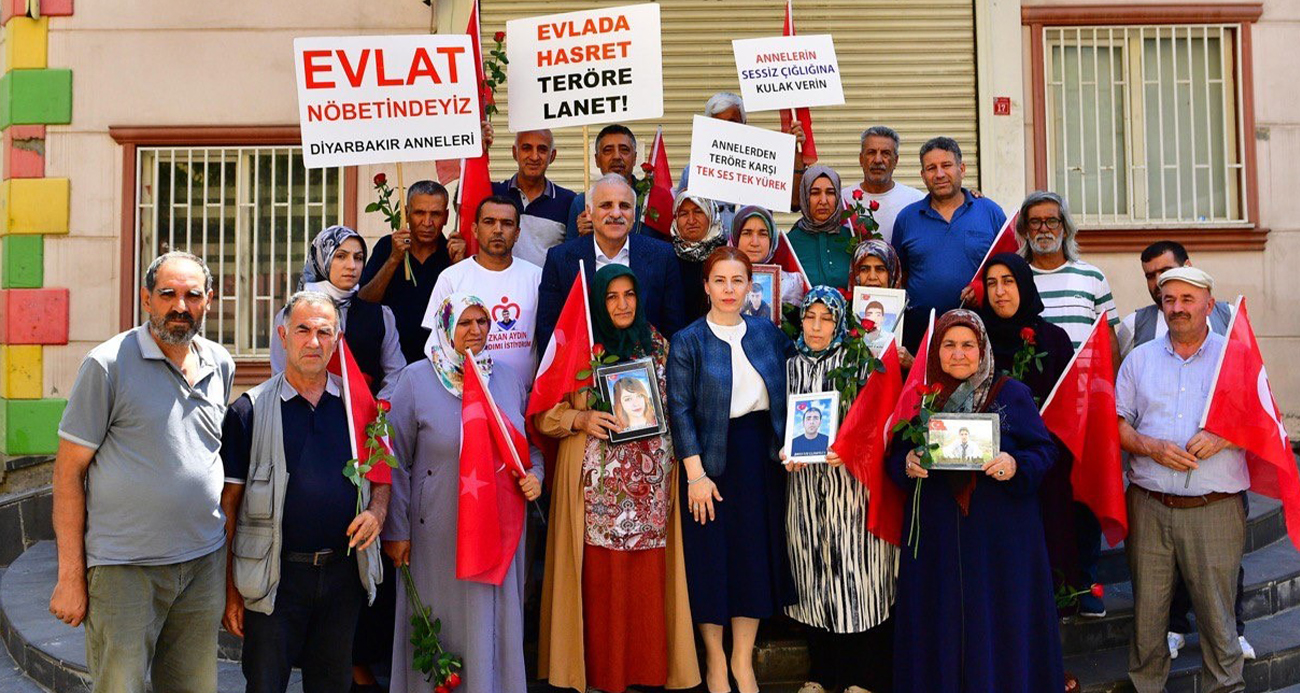 Vali Zorluoğlu ‘Diyarbakır Anneleri’ni ziyaret etti