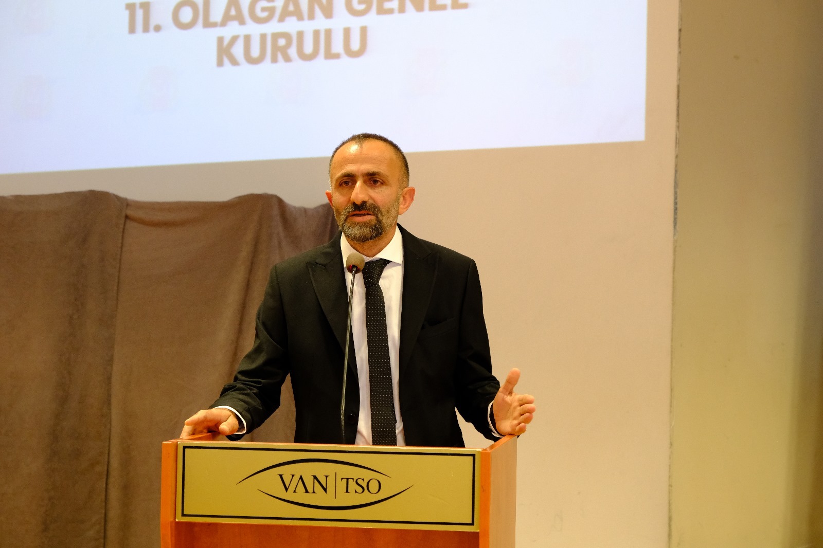 Van Gölü Gazeteciler Cemiyeti’nin yeni başkanı Orhan Aşan oldu