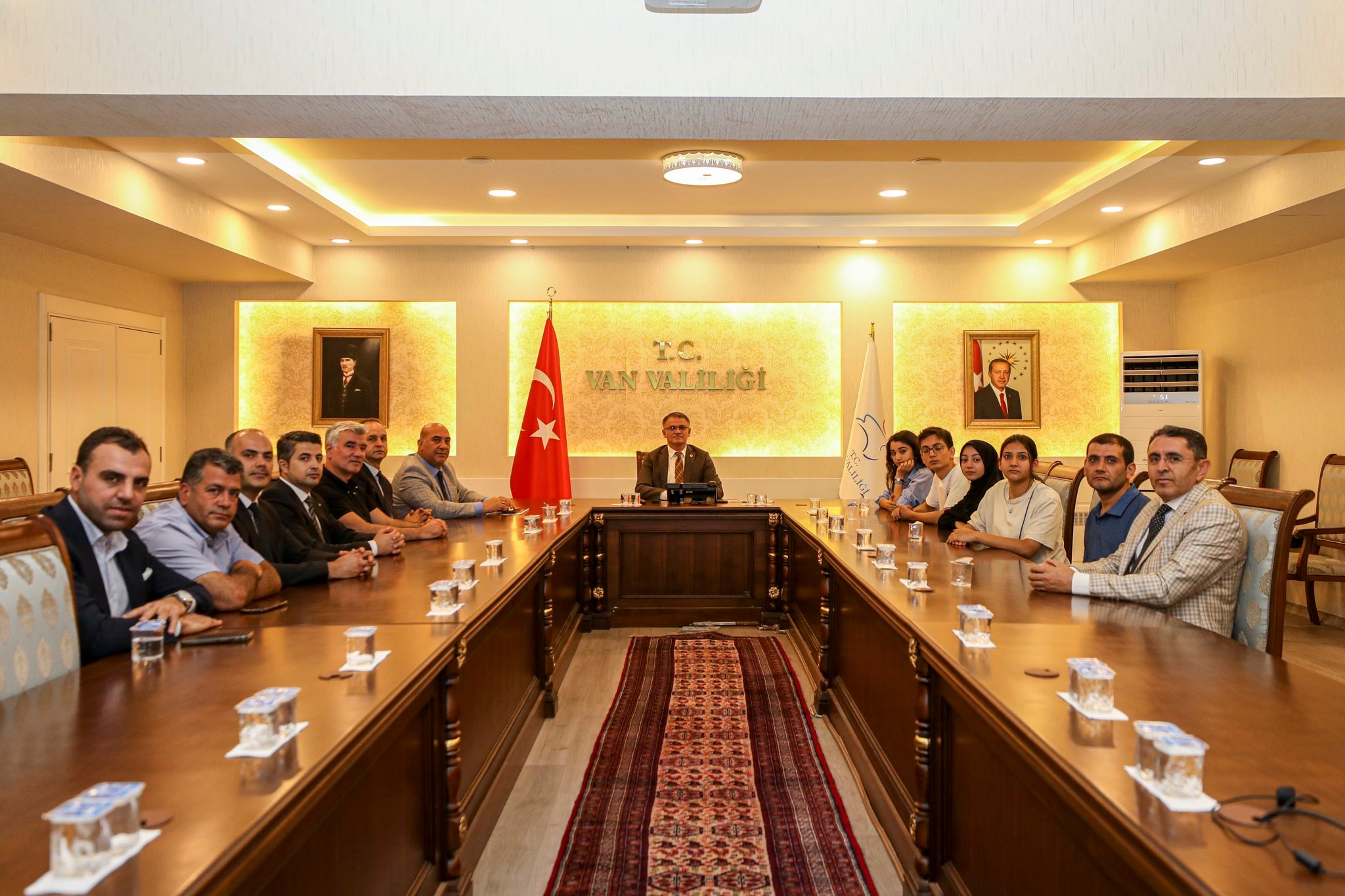 Van’da YKS’de dereceye giren öğrencilere ödül