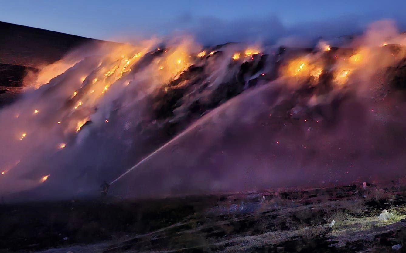 Van’da çöplükte çıkan yangın kısa süre içinde söndürüldü