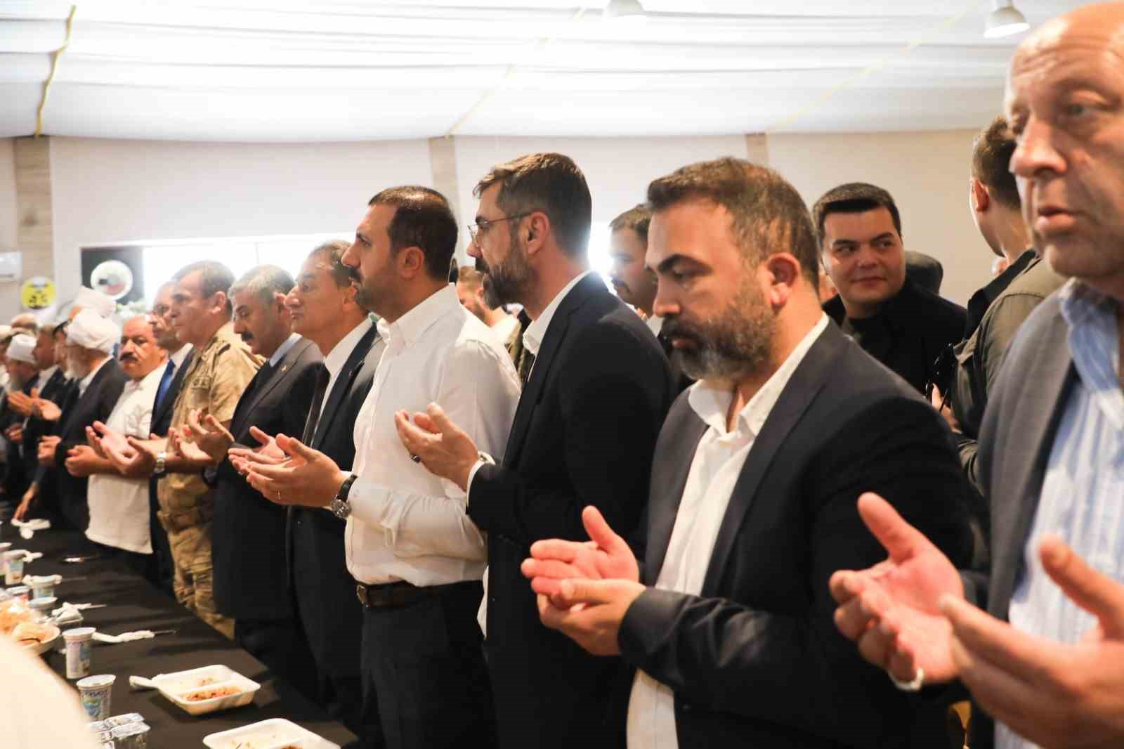 Husumetli iki aile 3 yıl aradan sonra barıştırıldı
