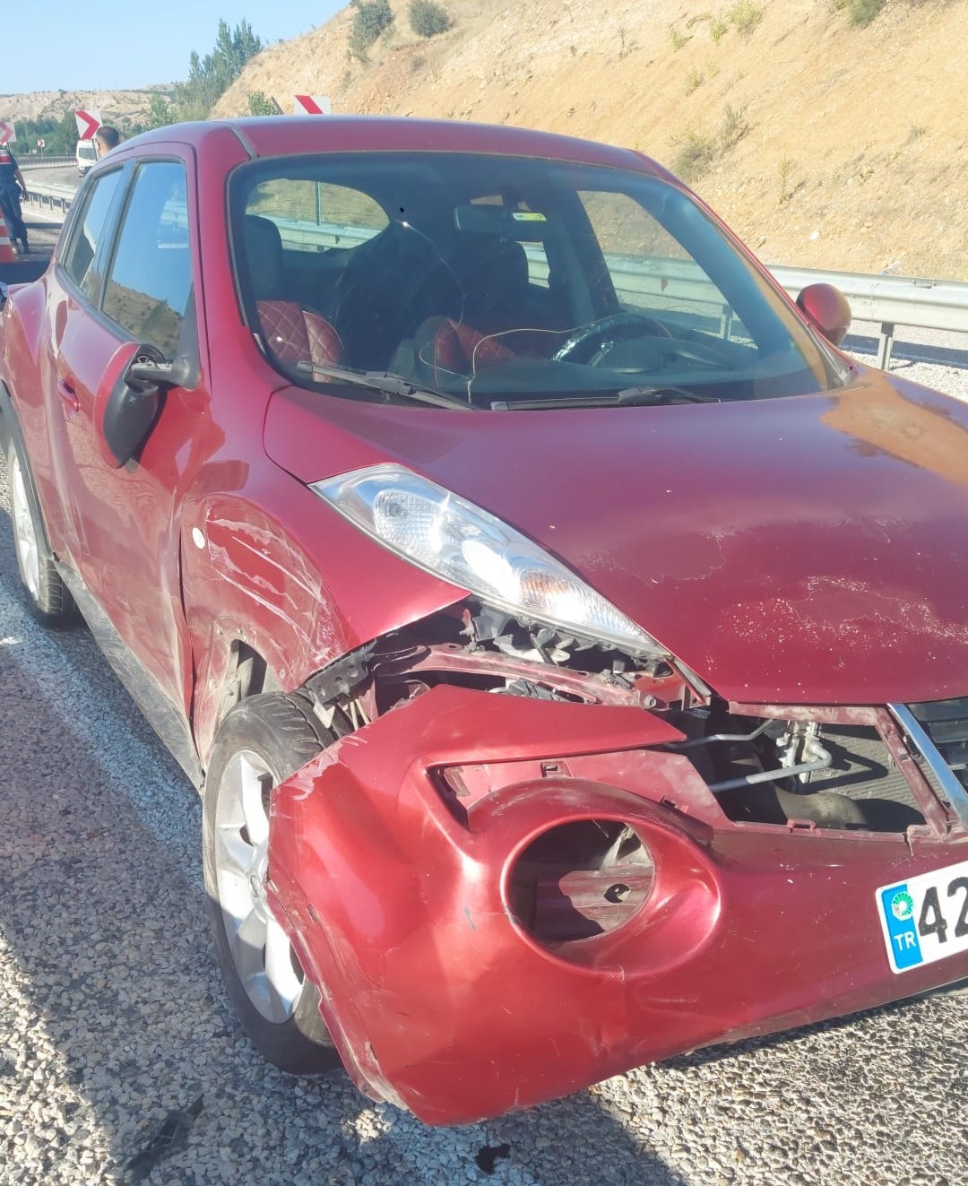 Arabasının patlayan lastiğini kontrol ederken hayatını kaybetti