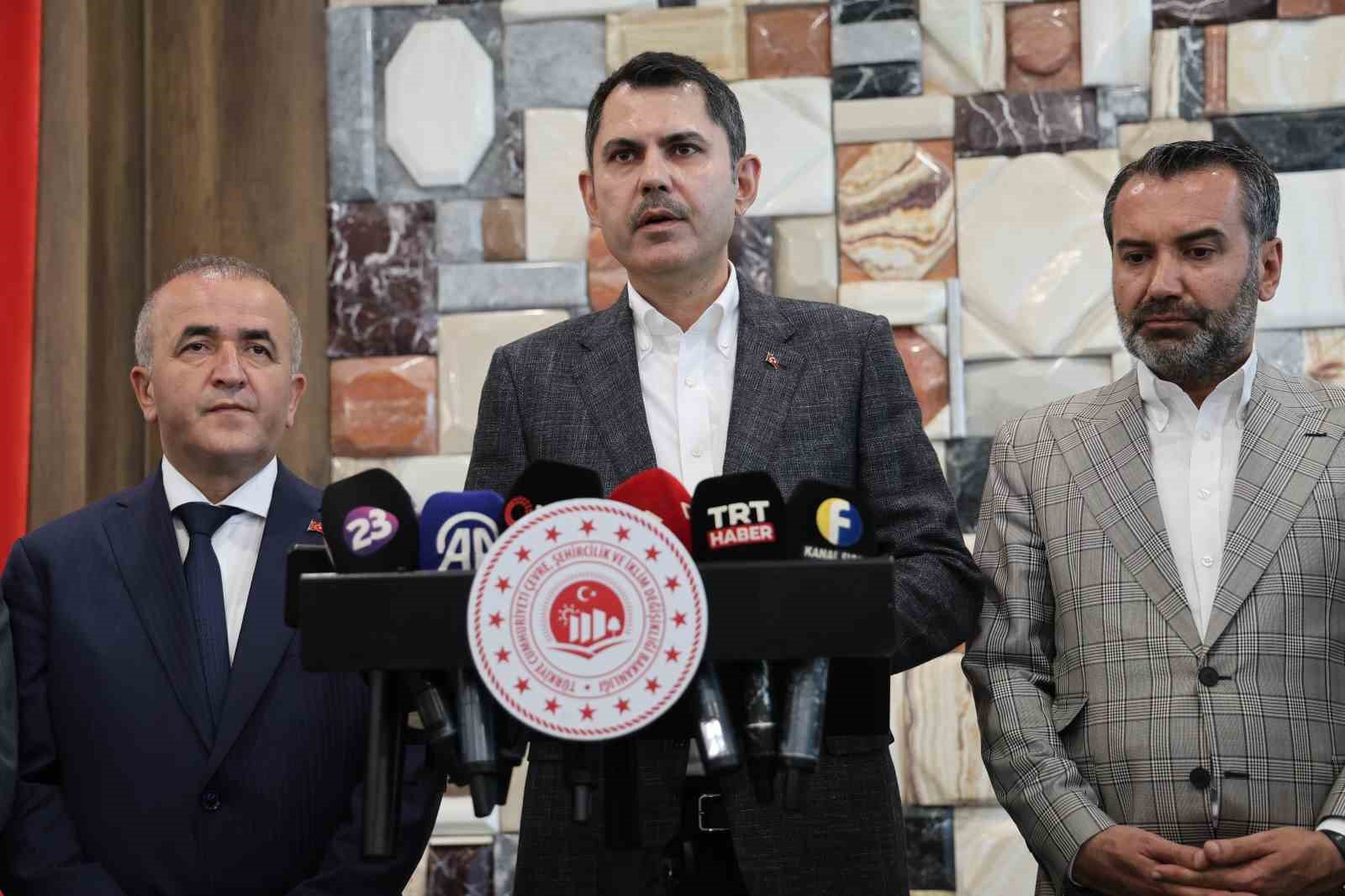 Bakan Murat Kurum: “11 ilde evine girmeyen afetzede vatandaş kalmayacak”