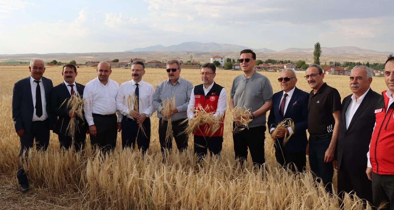 Tarım ve Orman Bakanı Yumaklı: “Depoların tamamının ithal ürünle dolu olduğu söylentisi doğru değil”