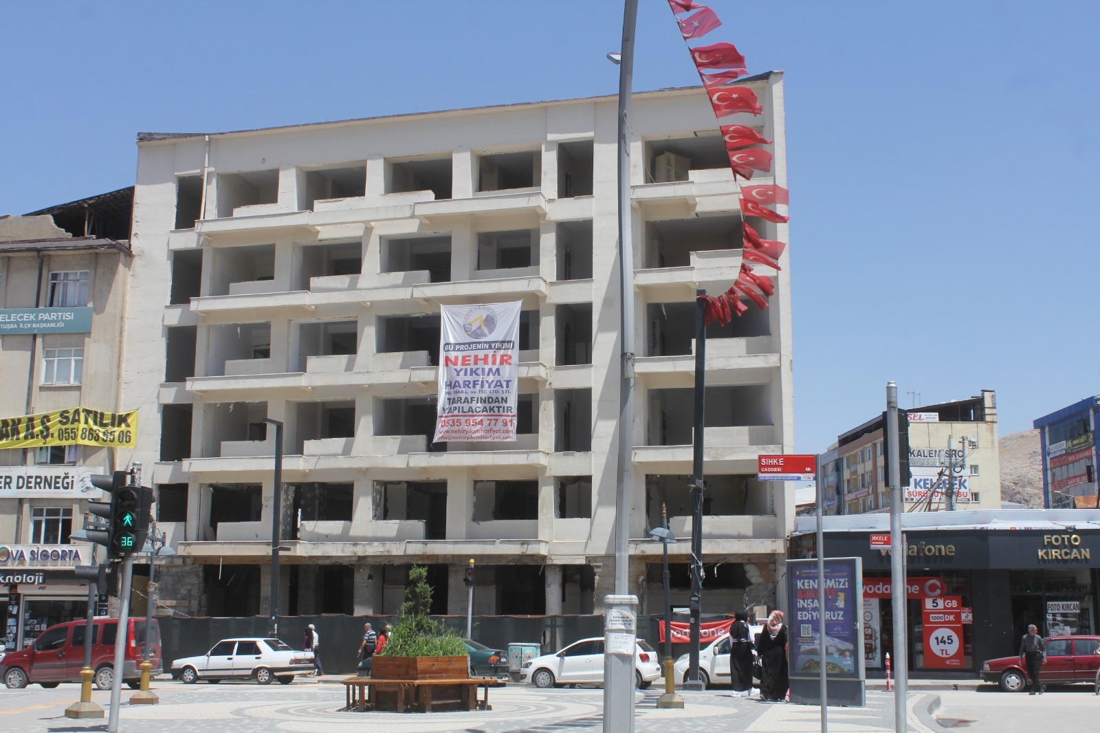 Van’ın en eski binası yıkılıyor!