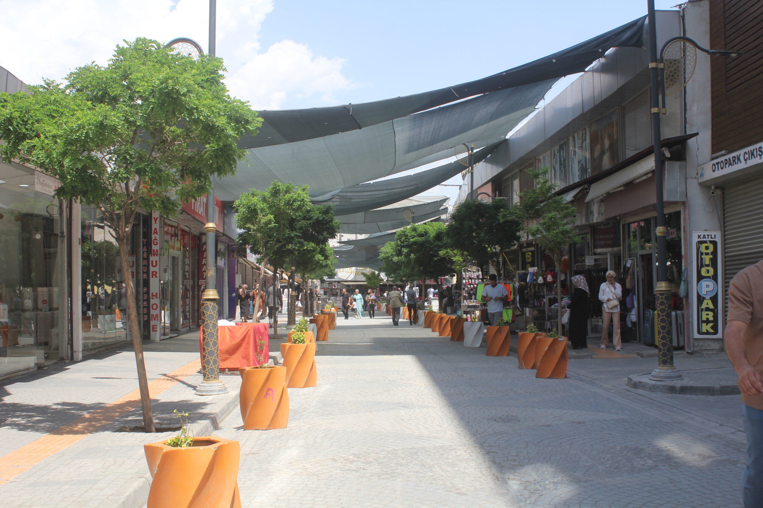 Van’da sıcaklıklara karşı brandalı çözüm