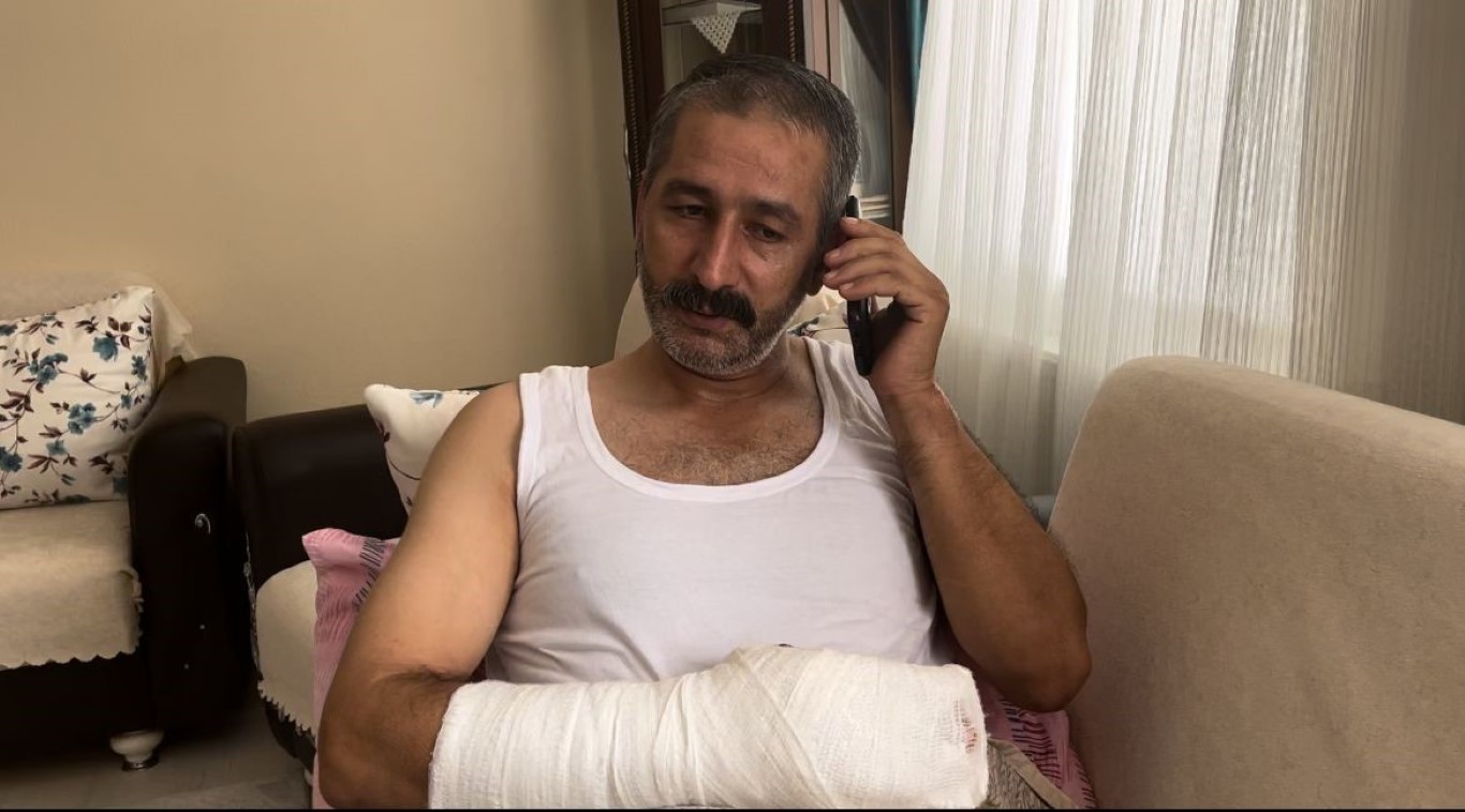 Sorduğu soru yüzünden 15 kişiden dayak yedi