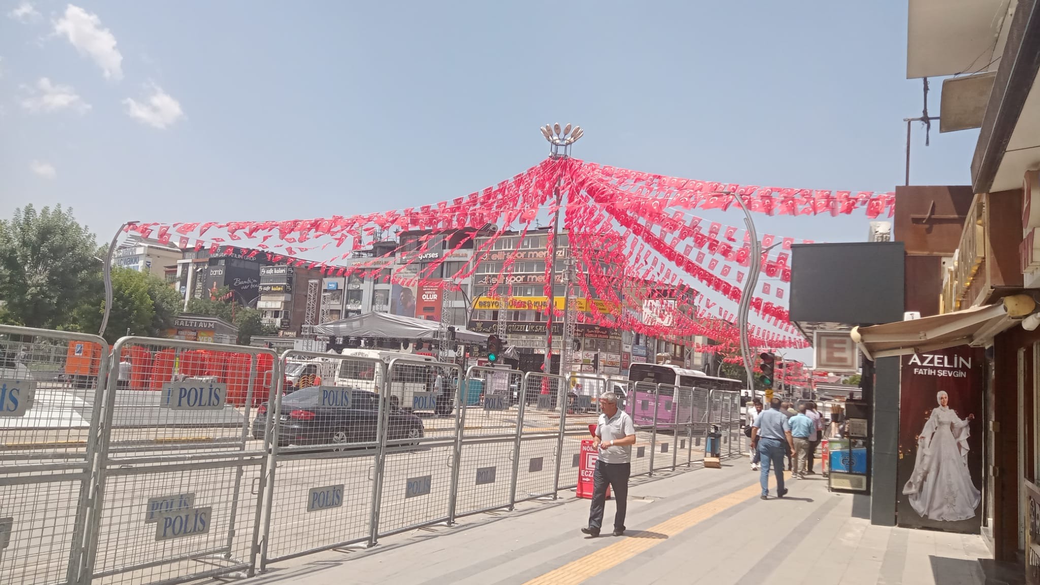Van Demokrasi Meydanı’nda 15 Temmuz hazırlıkları