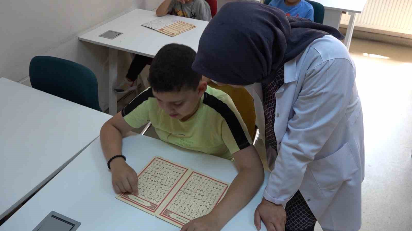 Dini Bilgiler Kursları yoğun ilgi görüyor