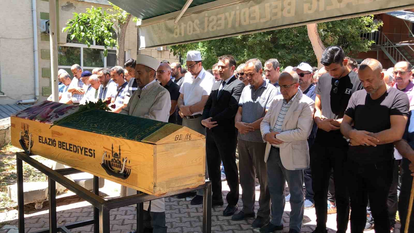 Eski eşi tarafından öldürülen kadın son yolculuğuna uğurlandı