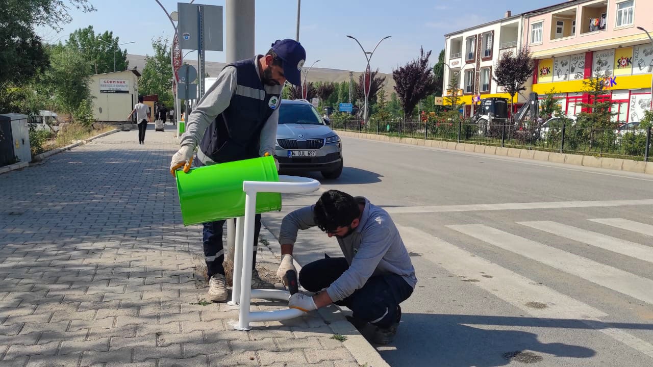 Gürpınar Belediyesi ekipleri daha temiz bir Gürpınar için iş başında