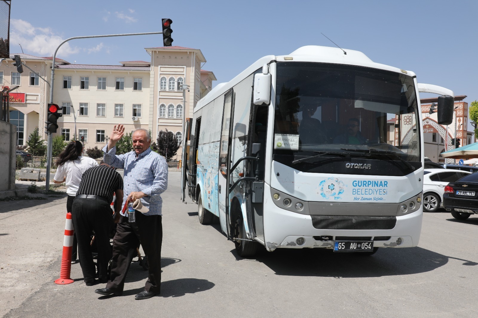 Gürpınar Belediyesi’nden Çevre Mahallelere Ücretsiz Ulaşım