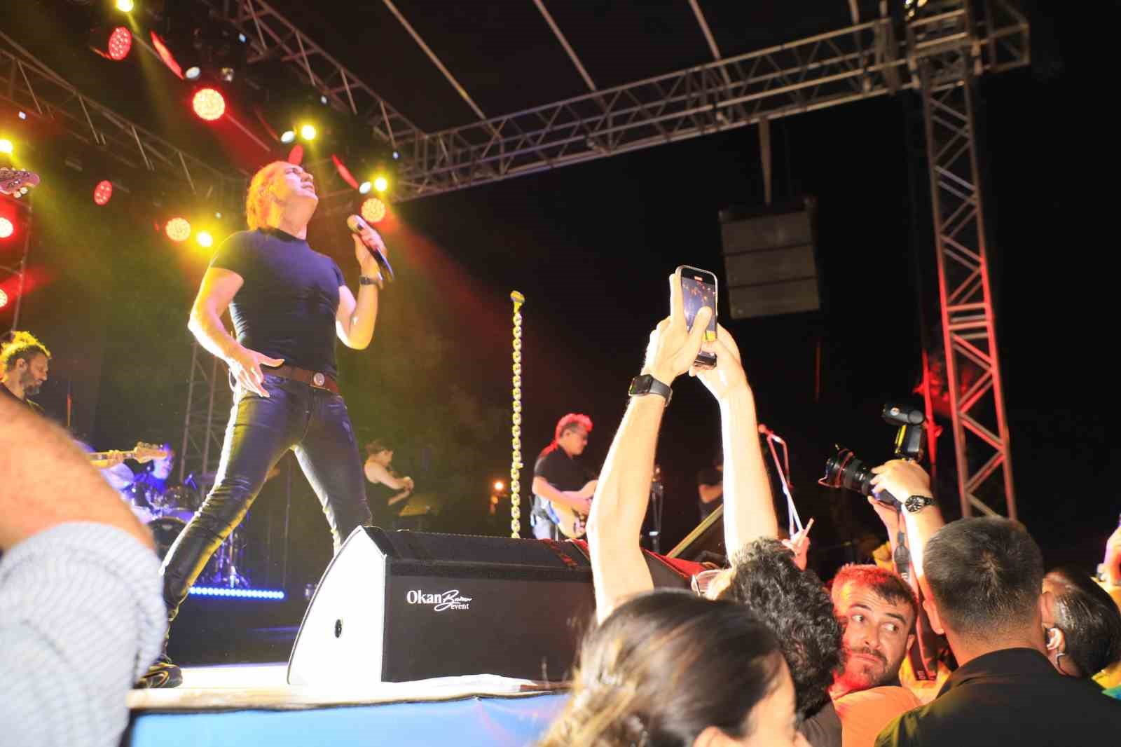 Hakkari’de  Kıraç konseri