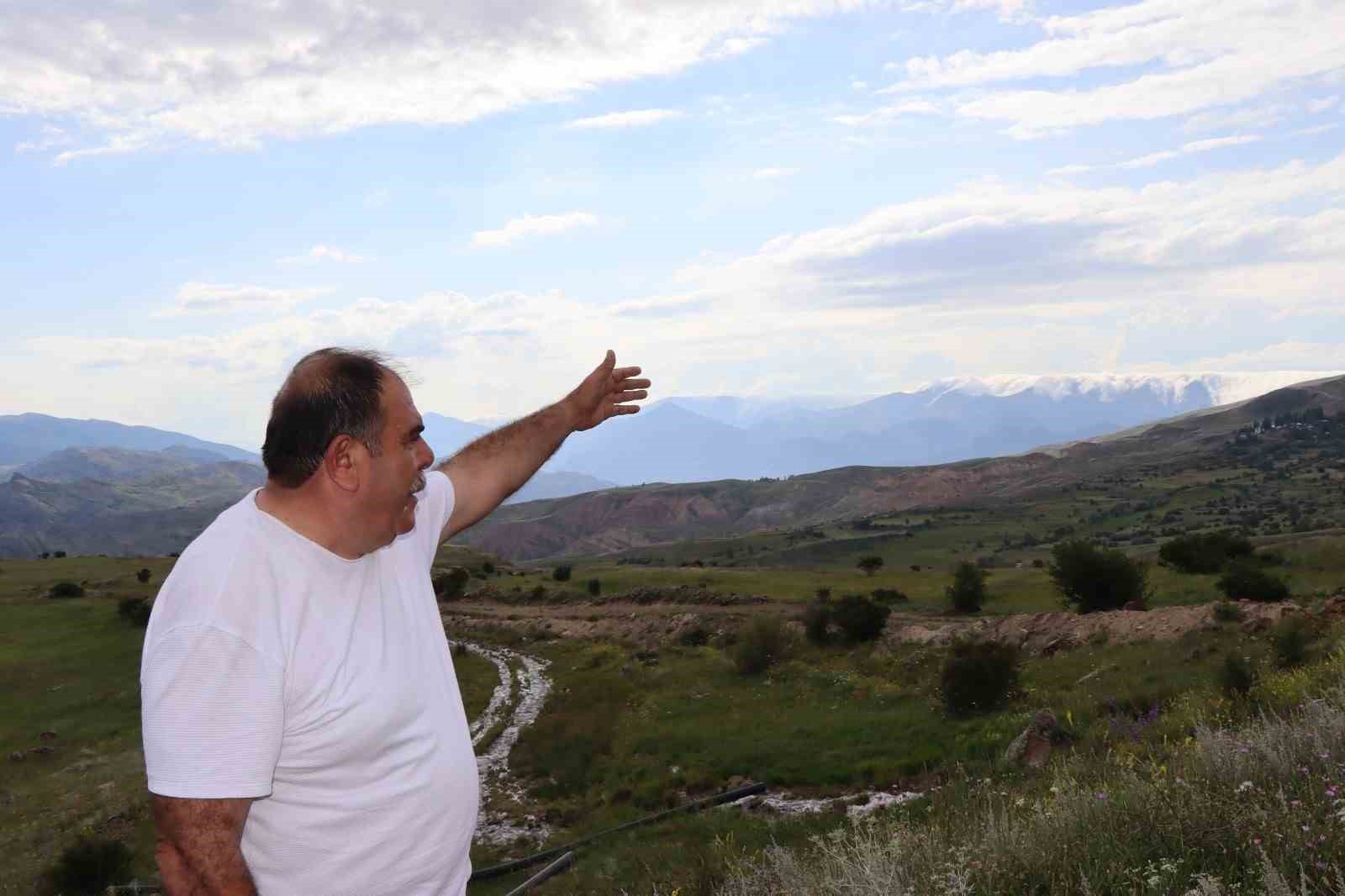 Oluşan sis bulutları şelaleyi andırdı