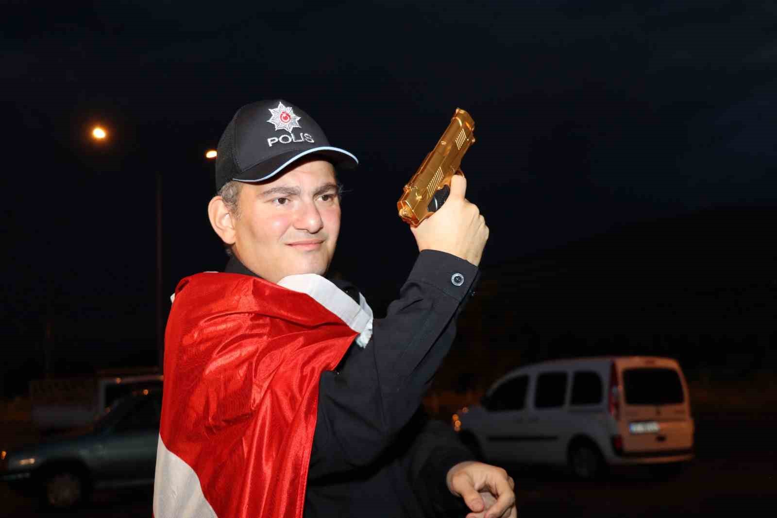 Otizmli gencin hayali gerçek oldu