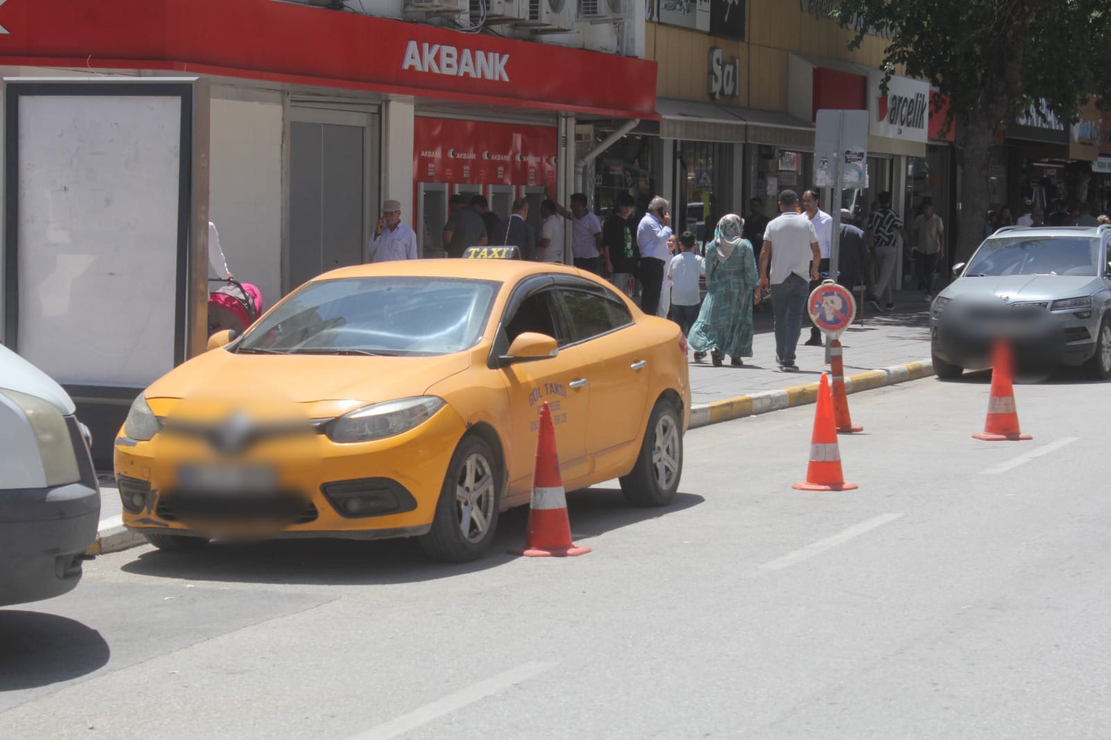 Vanlı taksiciler şikâyetçi!