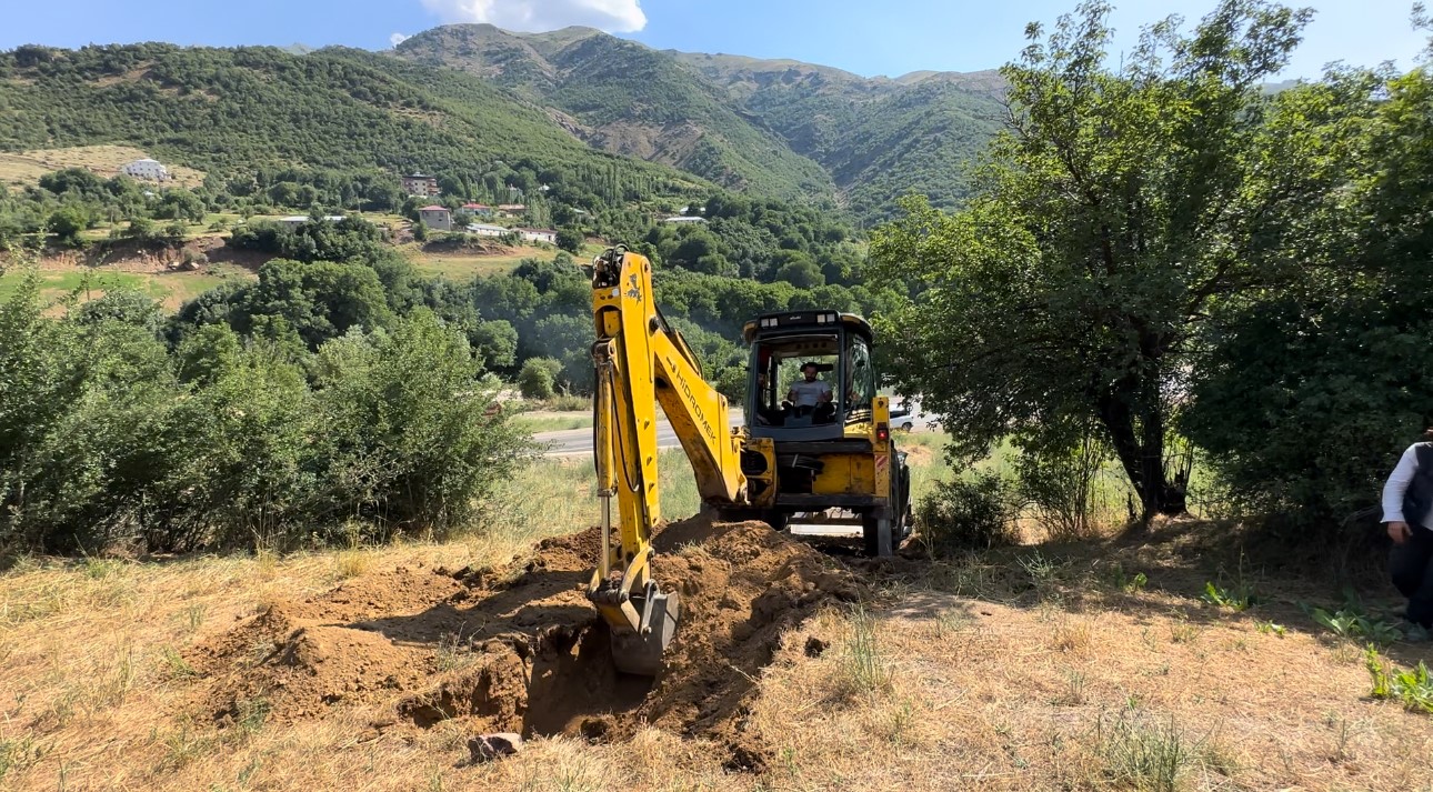Yüksekova-Şemdinli fay zonunda kazı çalışmaları