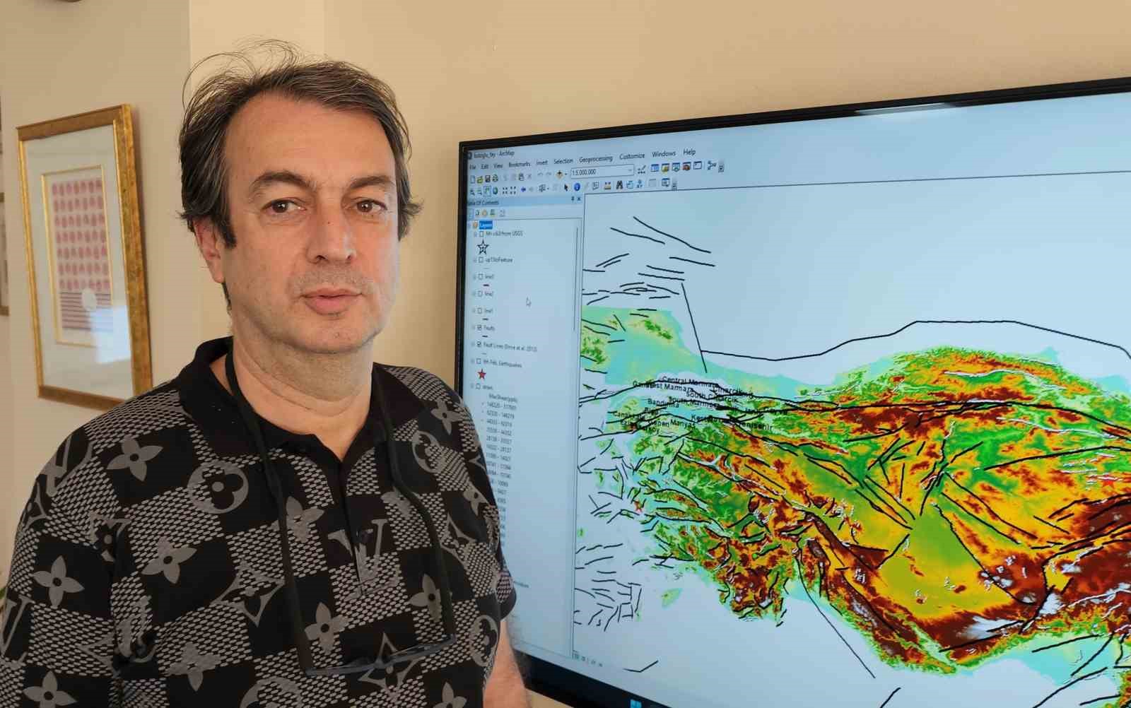 Deprem profesöründen uyarı!