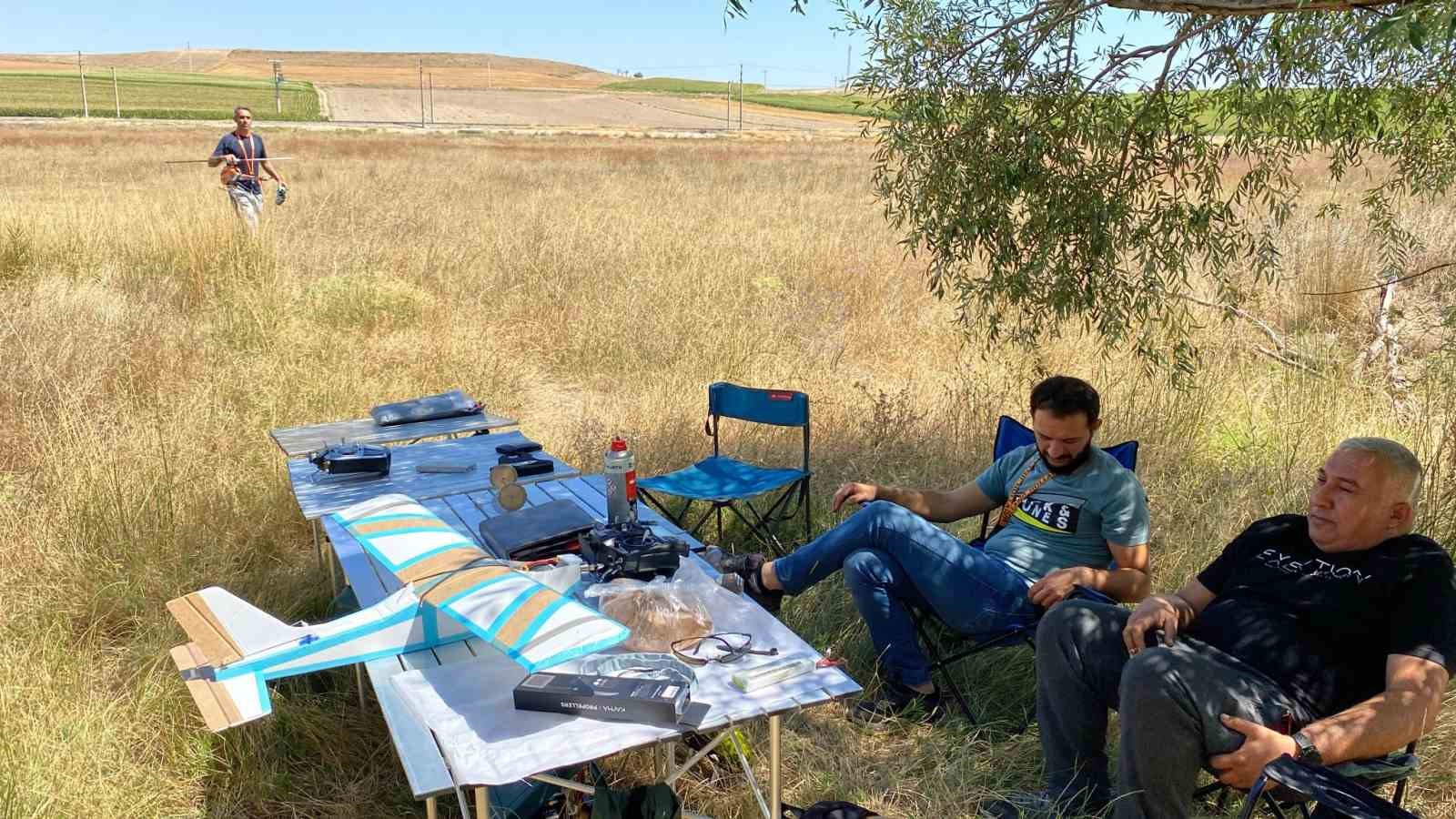 Model uçaklarını uçuramıyorlar