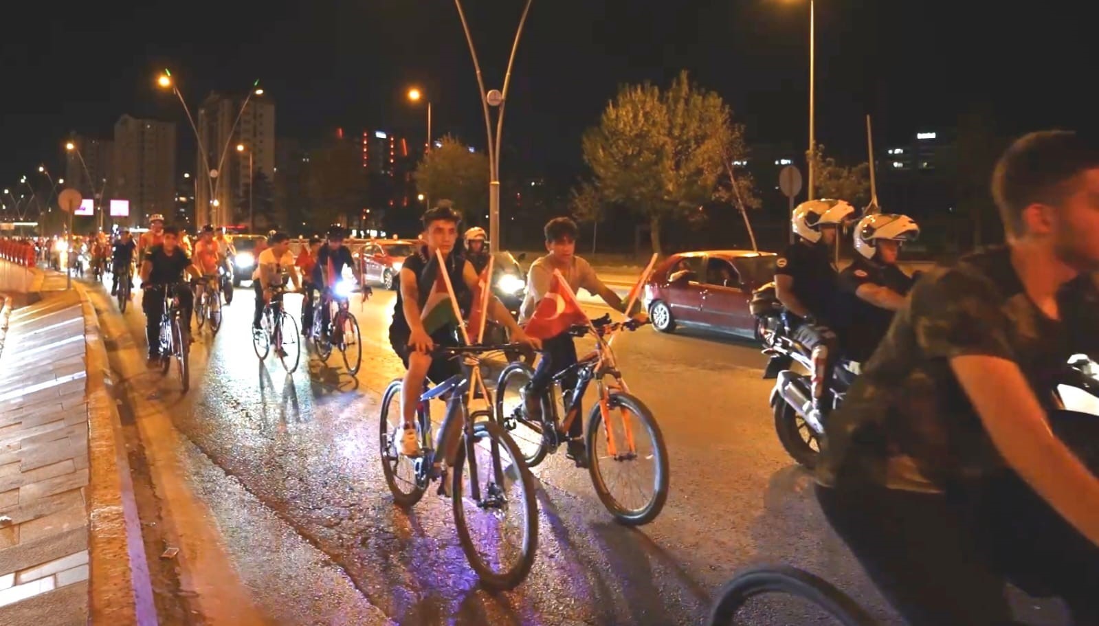 Pedallarini  Gazze için çevirdiler