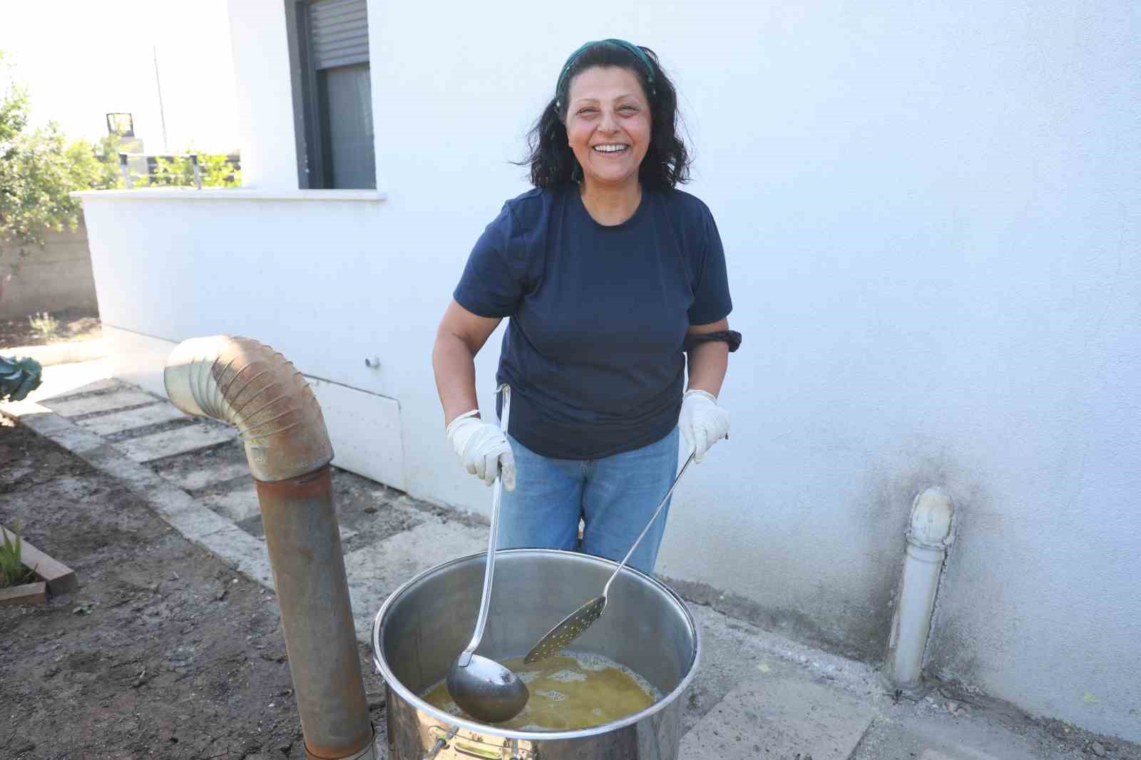 Depremzede kadının azmi takdir topladı