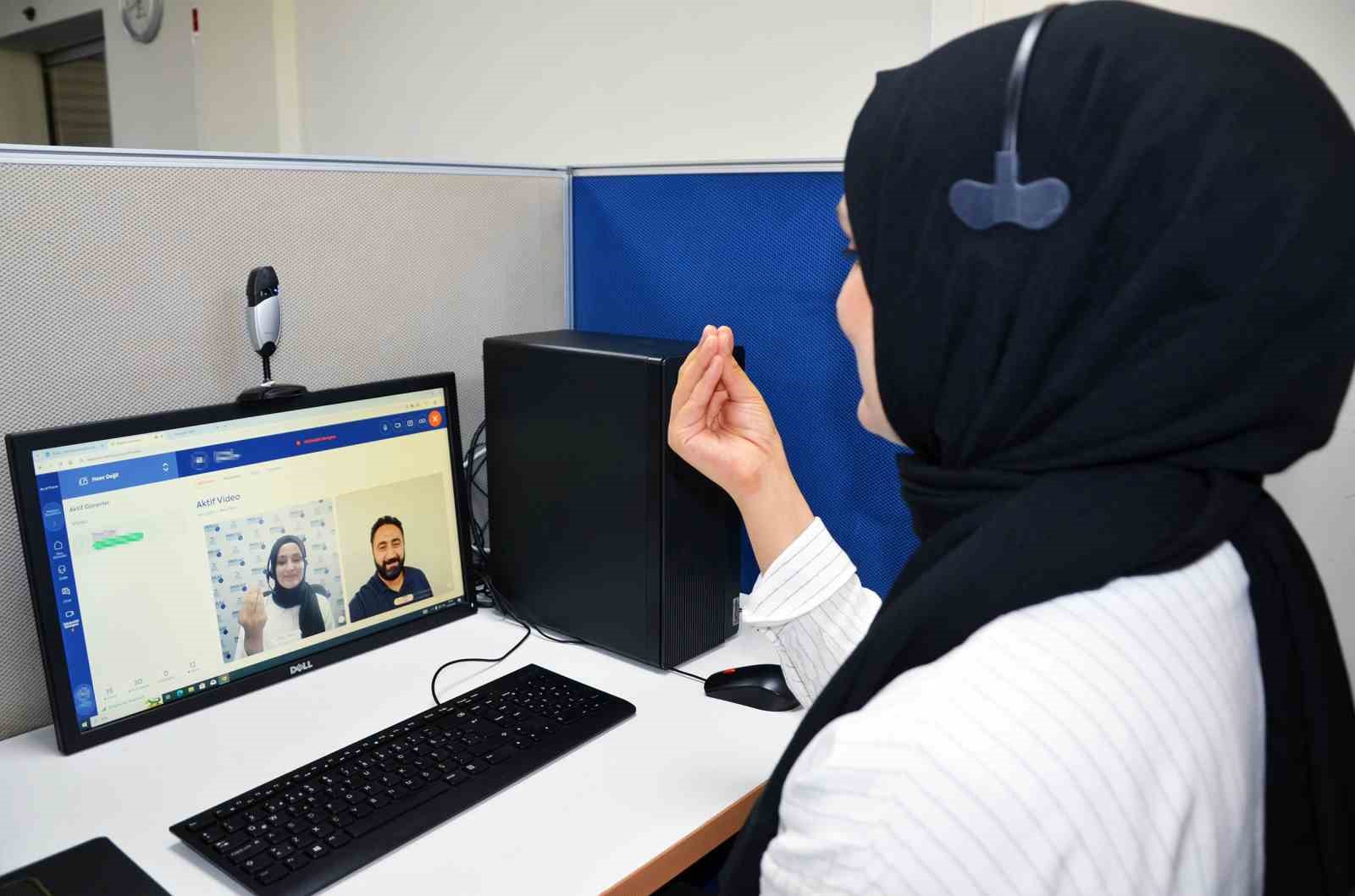 İşitme engellilere özel görüntülü çağrı merkezi hizmeti