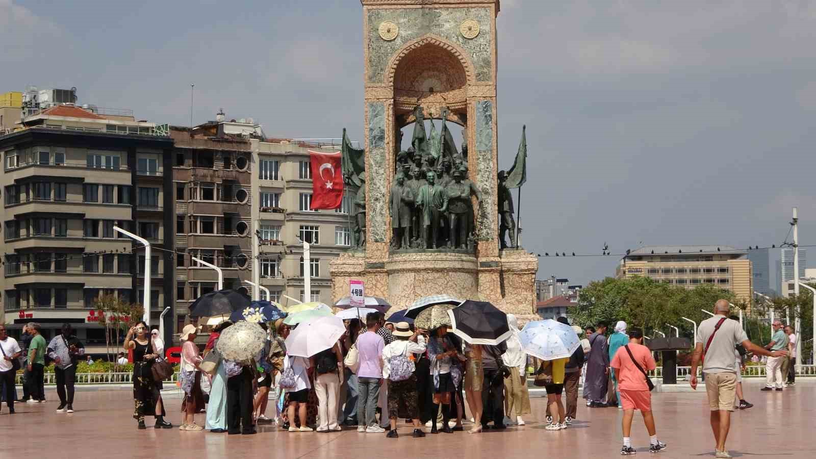 Çinli turistlerin yeni durağı Taksim oldu