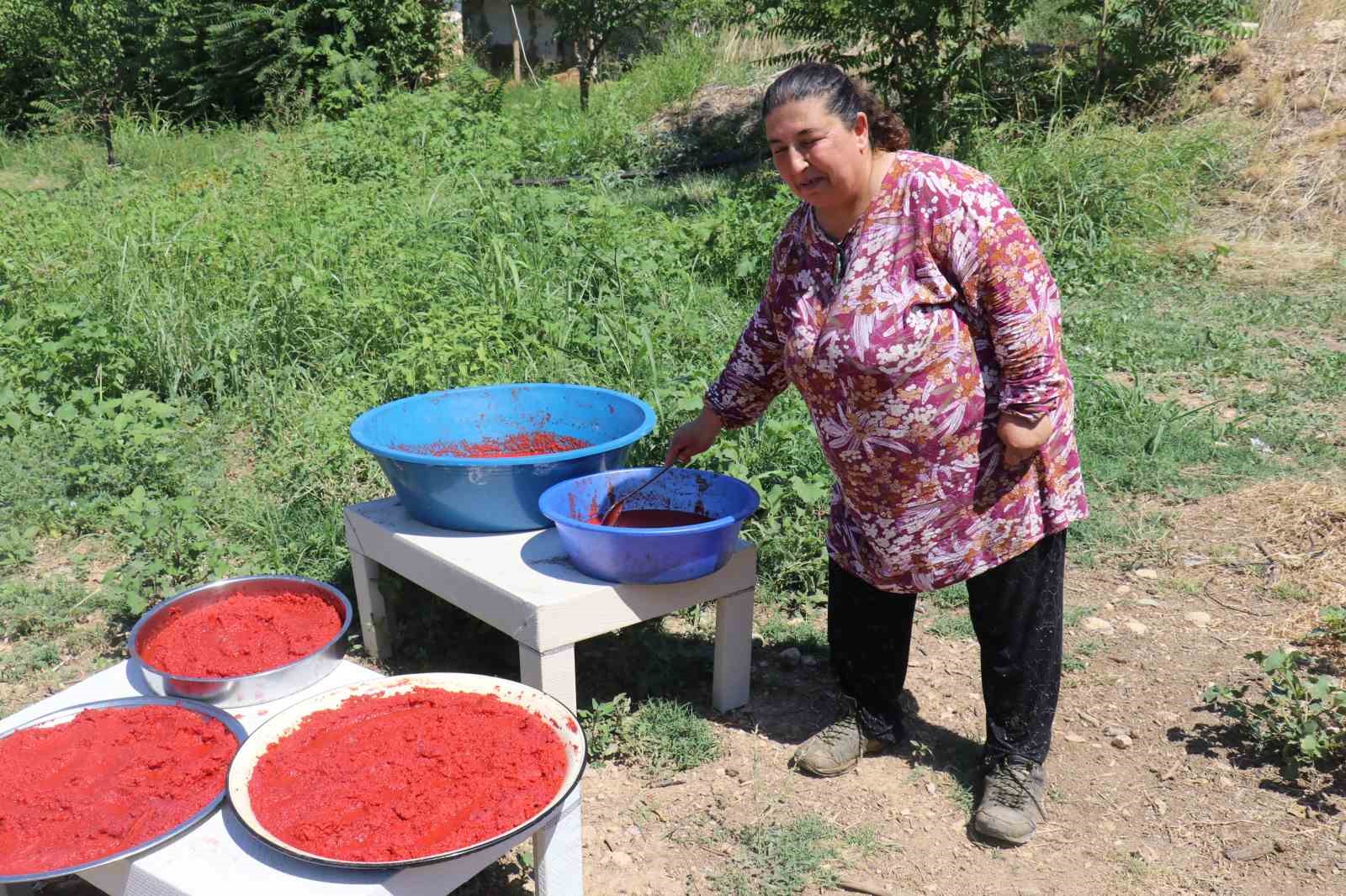 Malatya’da ev hanımlarının kış hazırlığı başladı