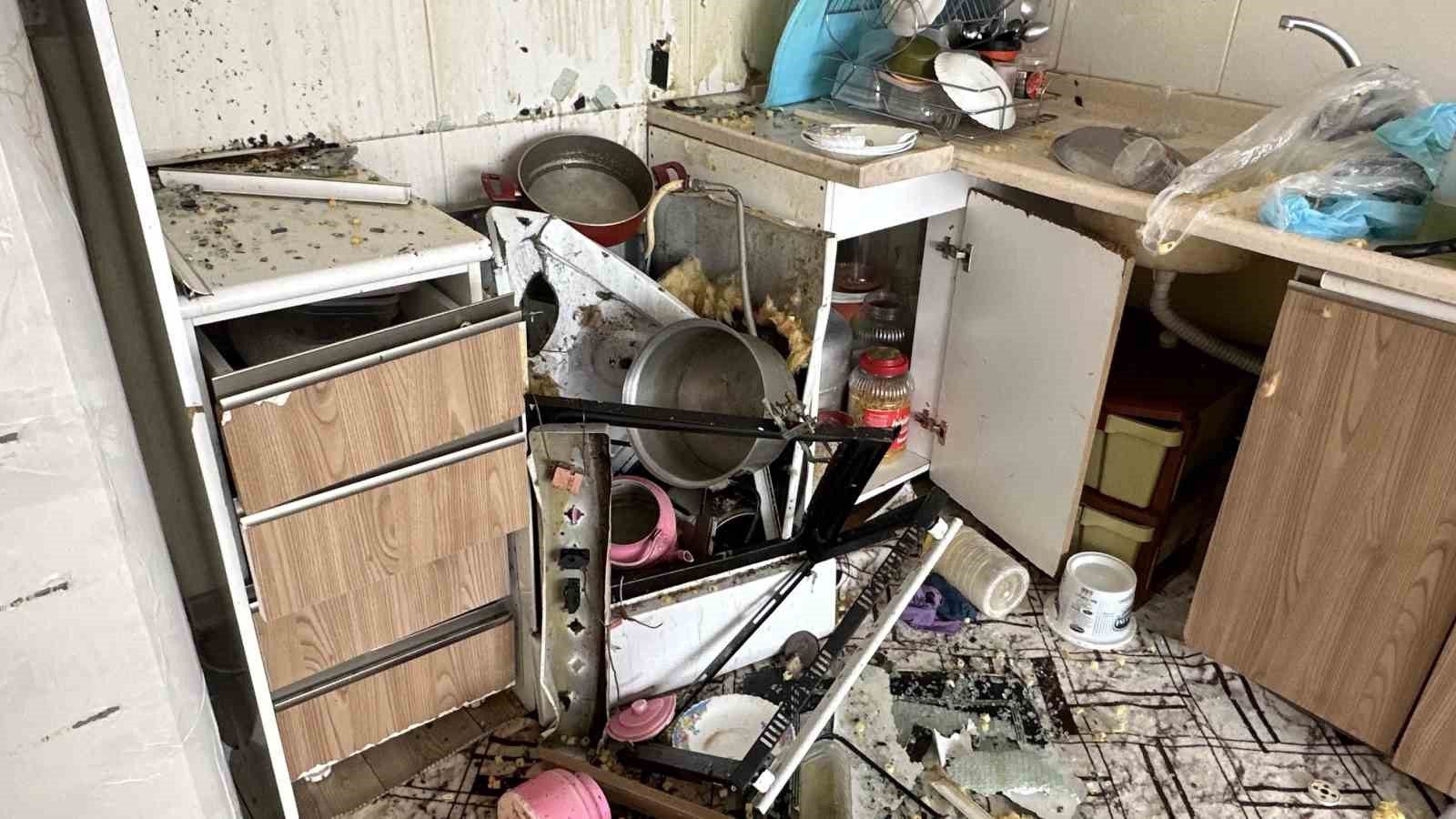 Düdüklü tencere bomba gibi patladı: 1 yaralı