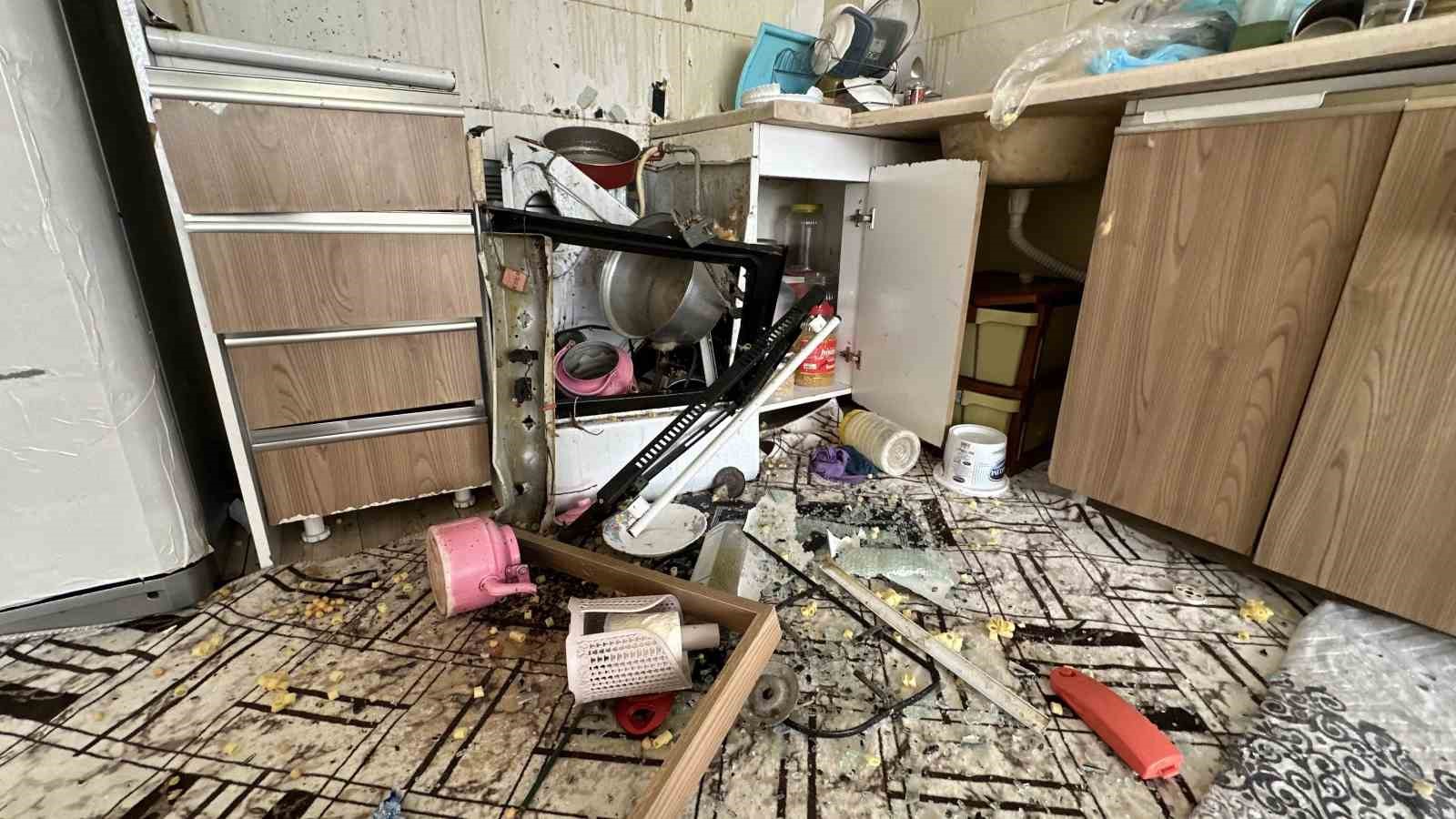 Düdüklü tencere bomba gibi patladı: 1 yaralı