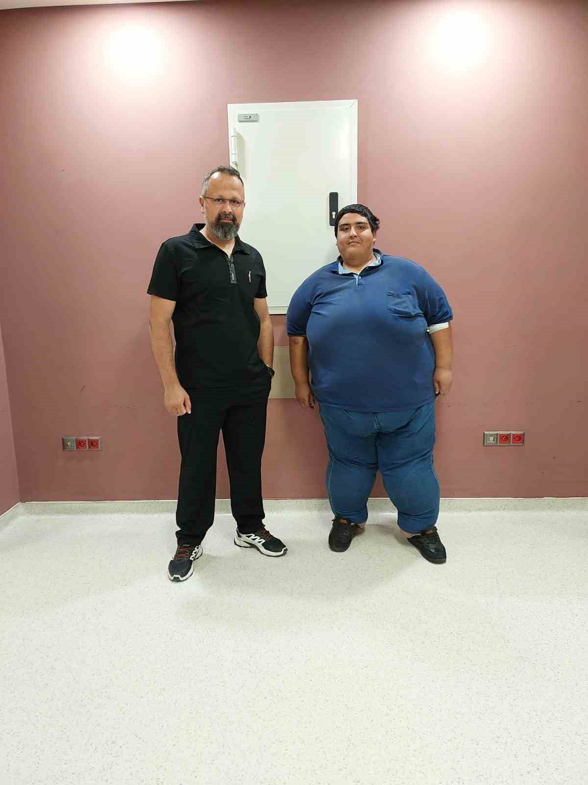 Yürümekte bile zorluk çekiyordu, 248 kiloda tüp mide ameliyatı oldu