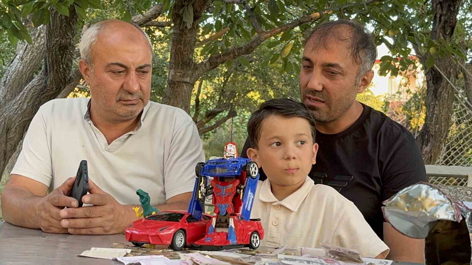 Minik yürekten büyük destek