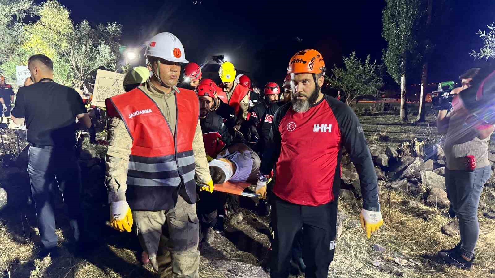 Muş’ta gerçeği aratmayan deprem tatbikatı