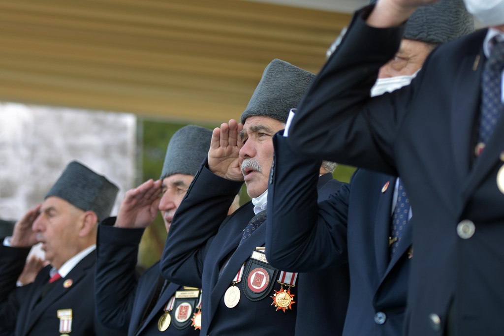 Bakan Göktaş’tan müjde! Yüzlerce şehit yakını ve gazi kamuda istihdam edilecek
